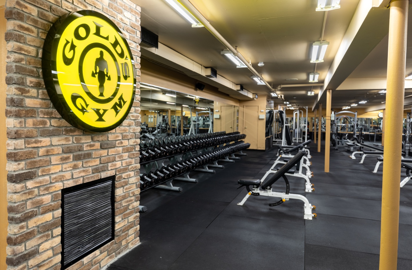 Gym Gold's Gym East Northport